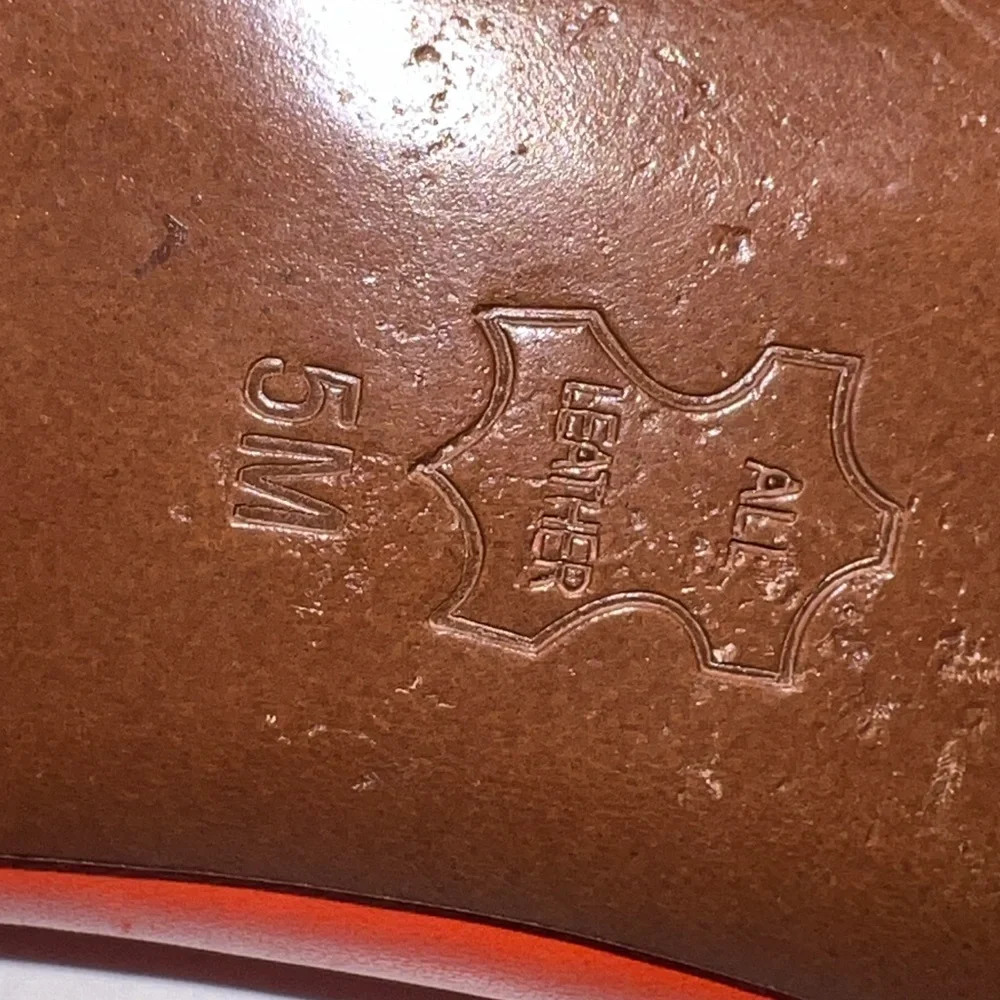 Tory Burch woman’s flat orange shoes size‎ 5